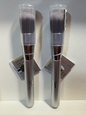 2x IT COSMETICS For Ulta Airbrush Blurring Foundation Brush #101 NWT